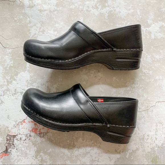 Sanita Shoes - Sanita Clogs Addison Professional Clogs Black Leather, size 11